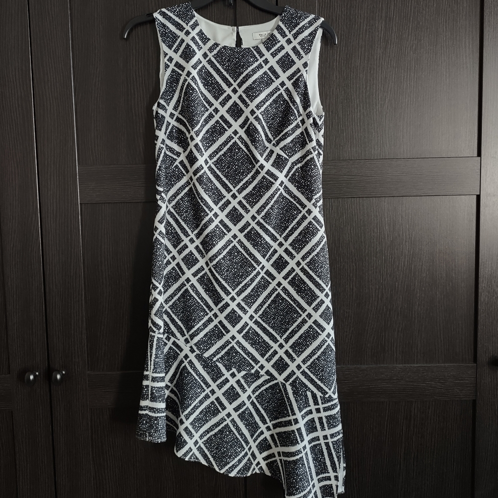White|Black Sleeveless Assymetrical Summer Dress